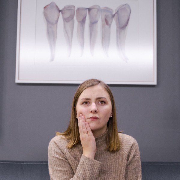 Woman tooth cavity